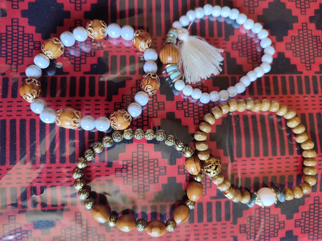 Lot de 4 bracelets 