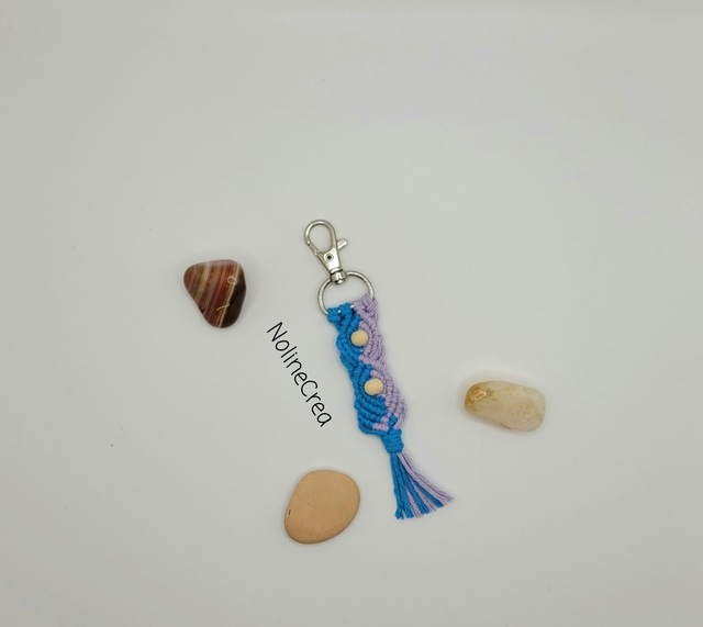 Porte-clés bicolore macramé avec deux perles ivoire, porte-clés bicolore