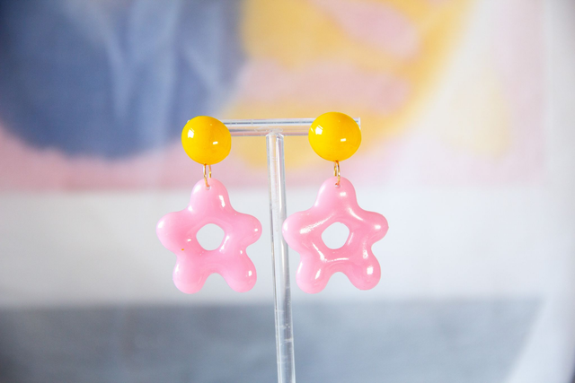 Retro Pink Star-Shaped Statement Earrings Yellow