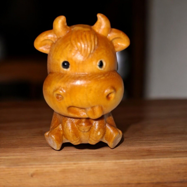 Echtholzfigur Kuh handgeschnitzt