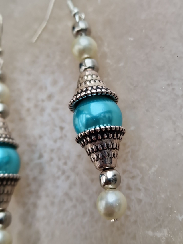 Boucles D'oreilles Ethnique Argentées Perles Bleu Et Blanc