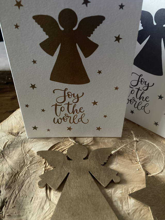 Engel Kerstkaart Goudkleurig met Houten Kerst Engel | gevouwen kaart | met envelop | Christelijke Kerstkaart | handgemaakt