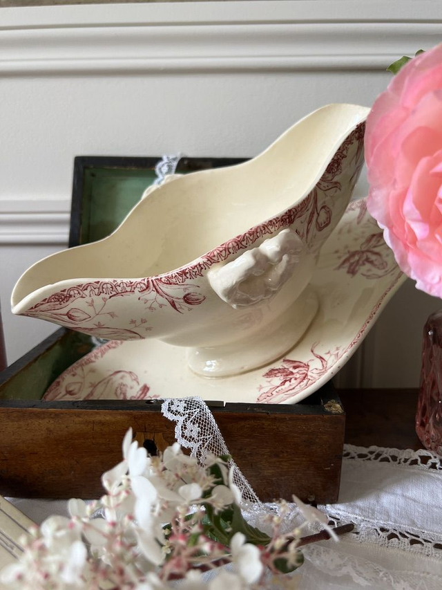 TULIPES - Saucière de la manufacture de Gien - Terre de Fer