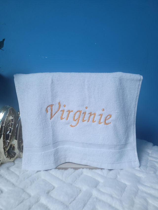 Serviette brodée Virginie 