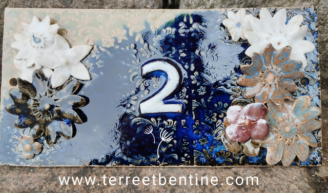 1 CHIFFRE: "bas relief"- Plaque de maison avec trous - 14 x 28 cm 