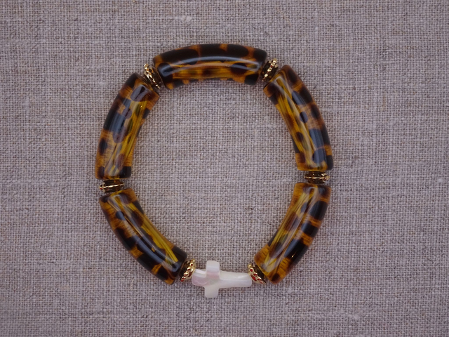 Bracelet croix en nacre, léopard
