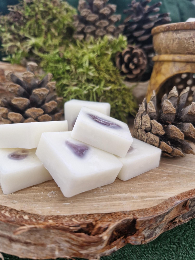 Izzy miyaki crystal wax melt