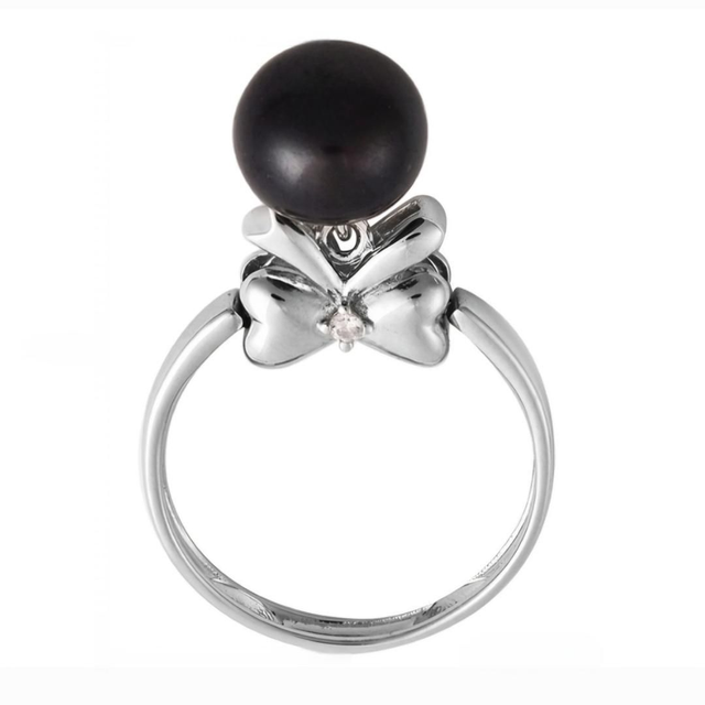 Beautiful Natural Black Freshwater Pearl in Platinum Vermeil Ring.