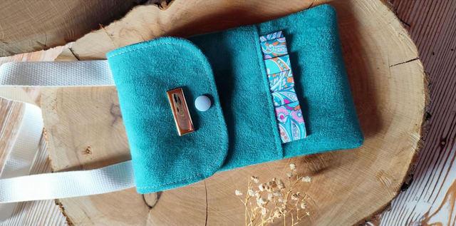 Porte téléphone en suédine bleu turquoise✨