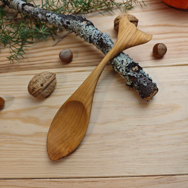 Cuillère en merisier style "queue de baleine"- gaucher-C340