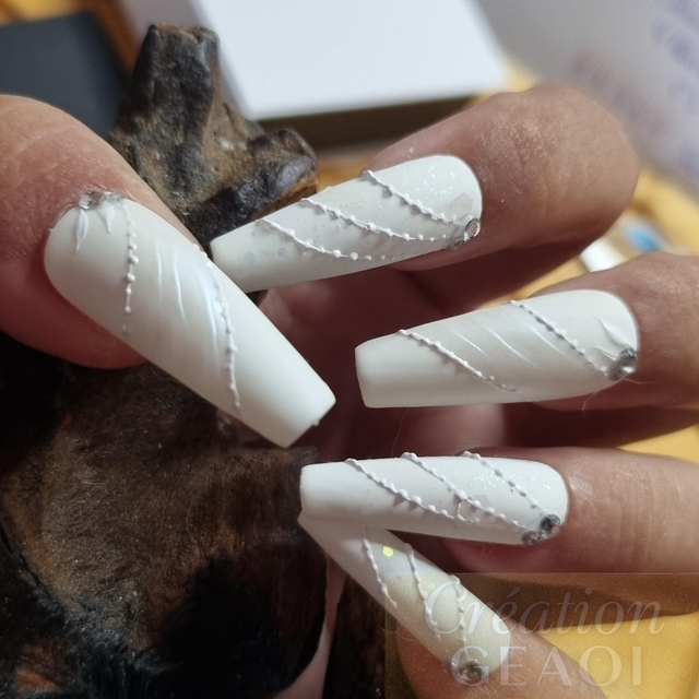 Tout en blanc little coffin L créer a la commande délai 7 jours