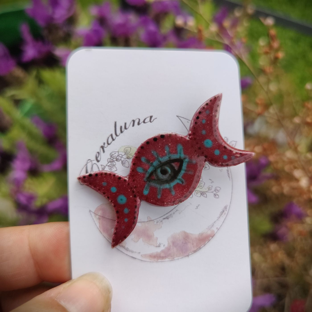 Pin&#039;s Triple Lune