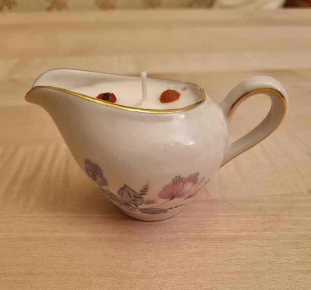 Kerze im kleinen Milchkännchen - Unikat