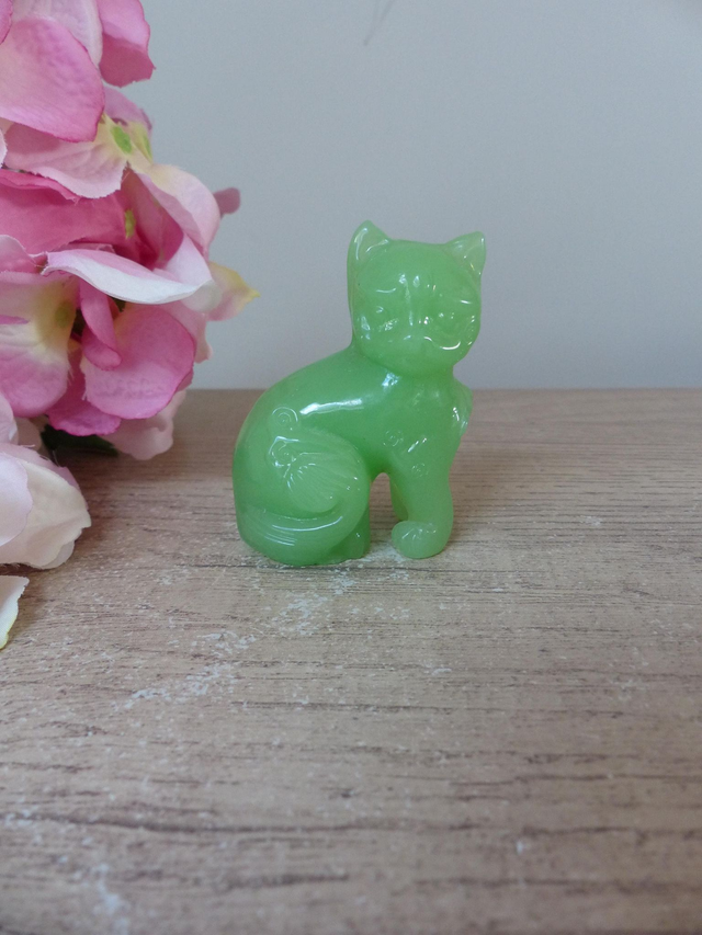 Figurine Chat Dynastie Ch'ing en Verre de Jade – Franklin Mint, 1986