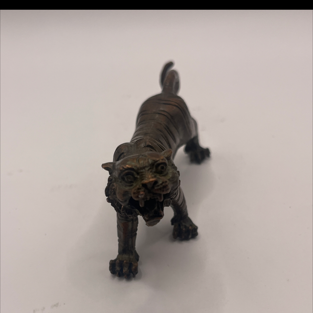 Bronze Female Tiger Figurine – Miniature Animal Sculpture – Approx. 13cm
