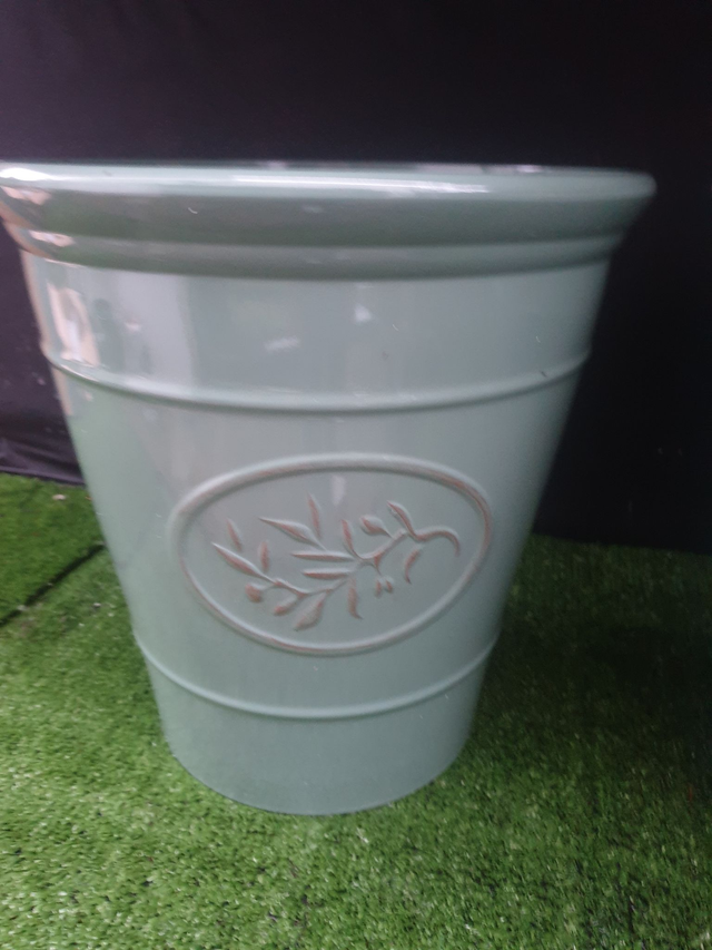 Medium Olive Hard Plastic Patio Planter - Green