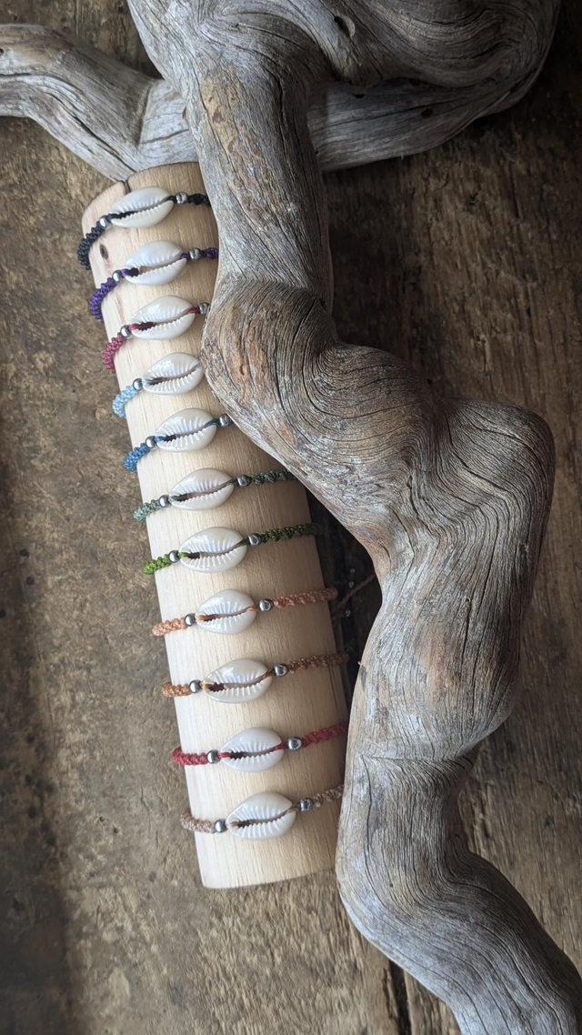 Bracelet Coquillage Cauri macramé 