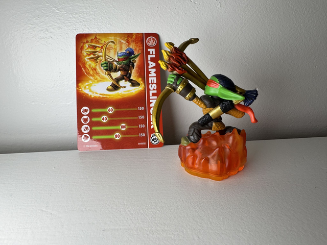 Flameslinger - Fire - Skylanders - Giants