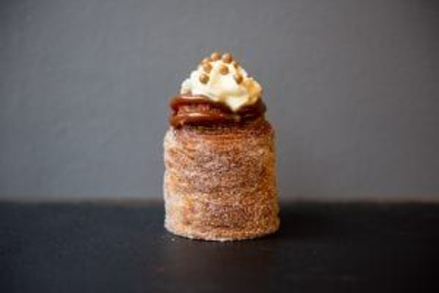 VANILLA &amp; CARAMEL CRUFFIN