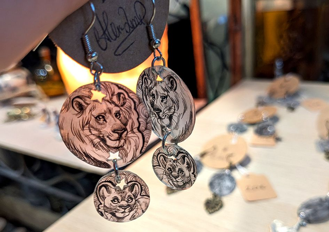 Lion et bébé, boucles d'oreilles