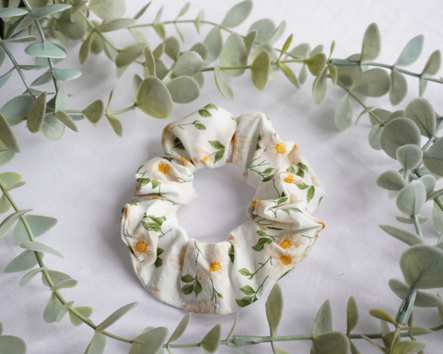 Daisy Scrunchie