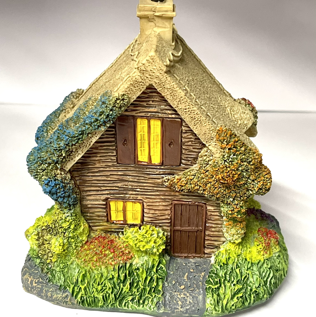 Detailed Fairy Cottage Ornament 