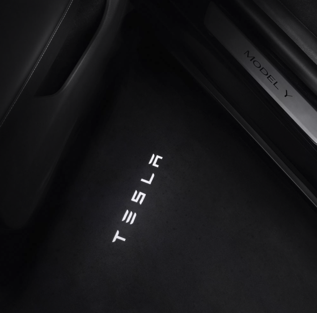 Model Y -ajoneuvon projektorivalot