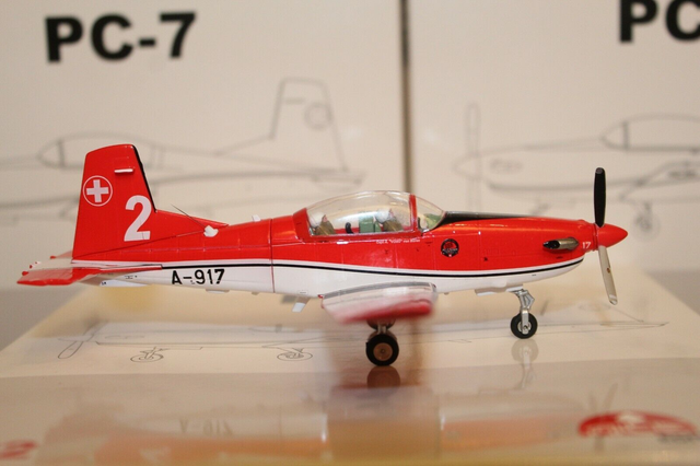 Pilatus PC-7 (A-917) Team / 2 Payerne Air14 , 1:72