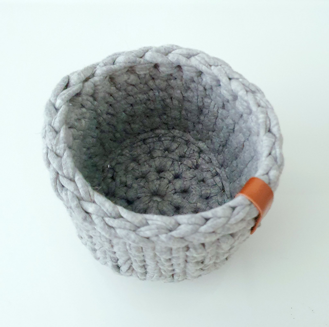 Gehaakt mandje - grijs