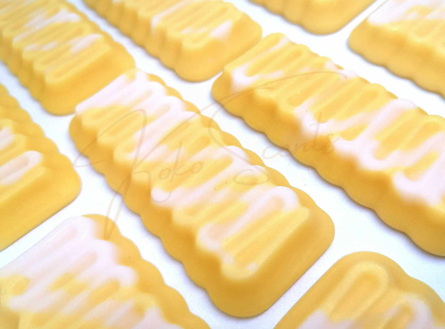 Marshmallow & Lemon Buttercream Wax Melt Squiggle Bar Shape 