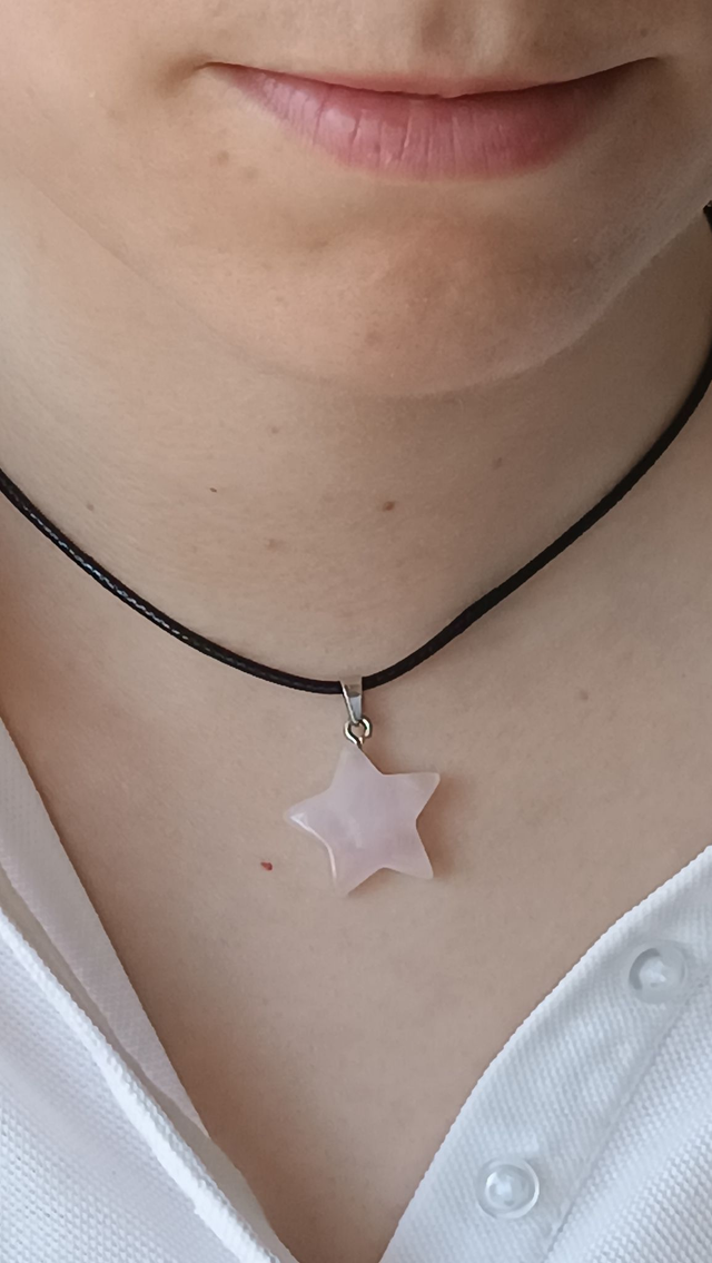 Colar em quartzo rosa em forma de Estrela