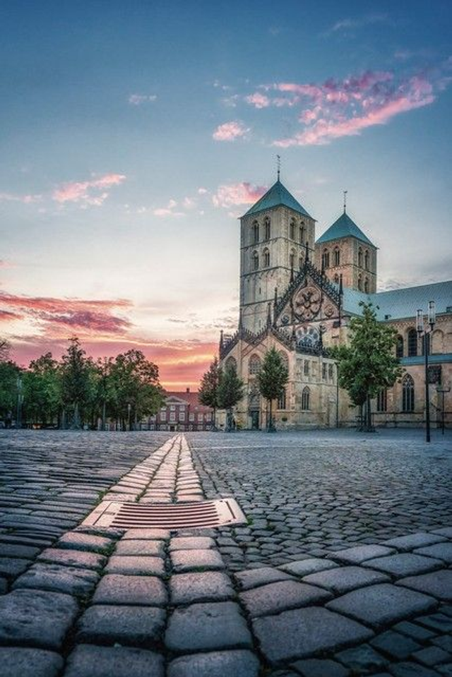 Domplatz im blauen Abendlicht