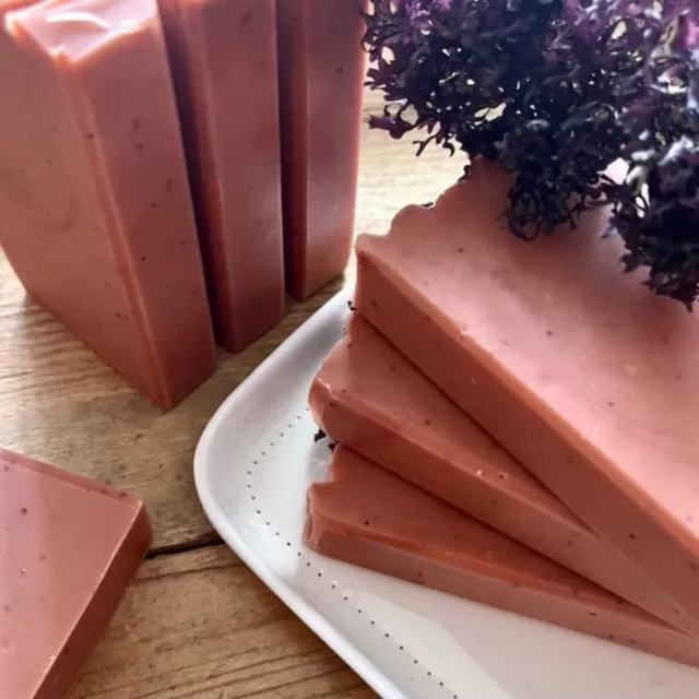 Savon artisanal saponifié à froid - Coquelicot - Avec huiles essentielles - Janine