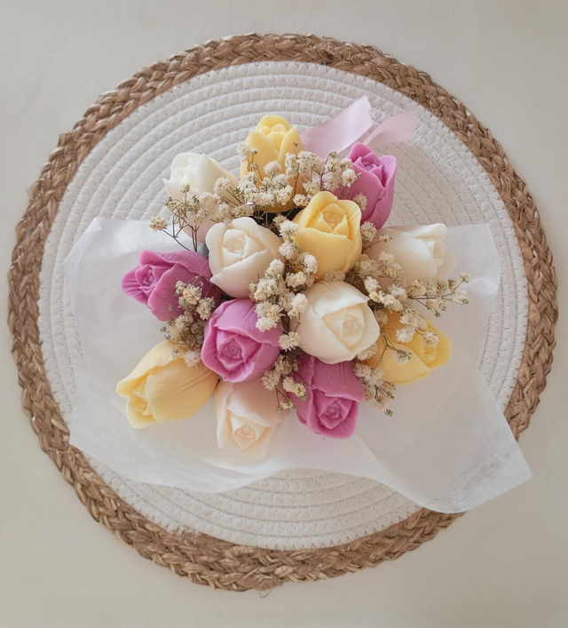 Bouquet de tulipes en cire "Éclat de mimosa"