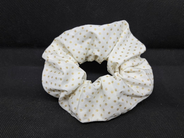 Chouchou écru aux points dorés 