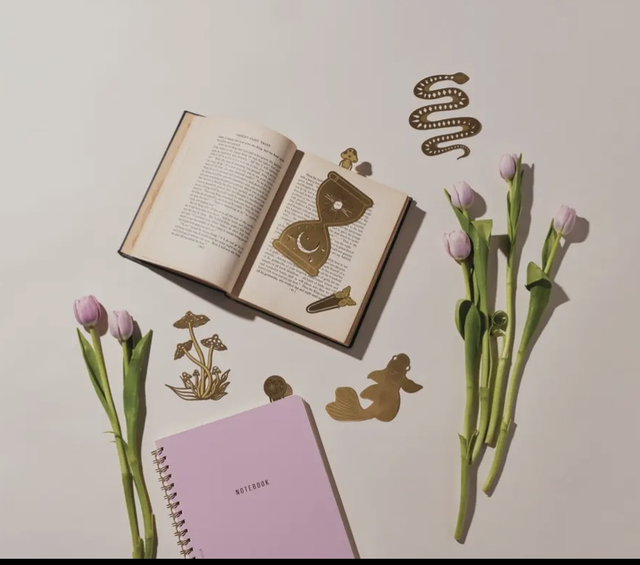 Design works metal hour glass book mark