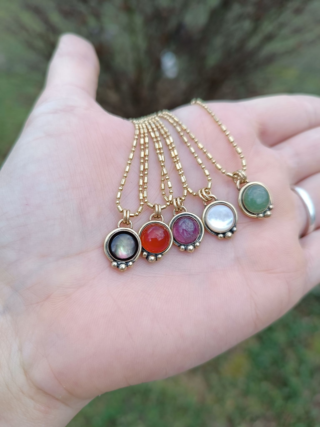 Pendentif rond 3 perles laiton