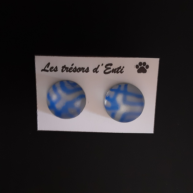 Boucle d&#039;oreille fond argent motif bleu effet opale
