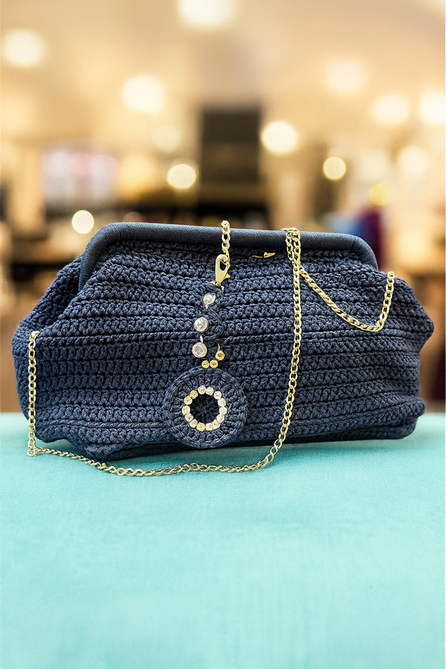 Háčkovaná kabelka „Midnight Glam“ 