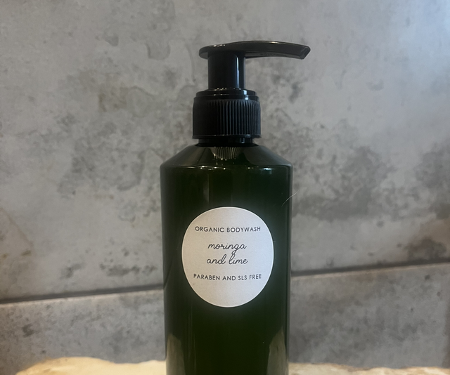 Moringa and lime shower gel 