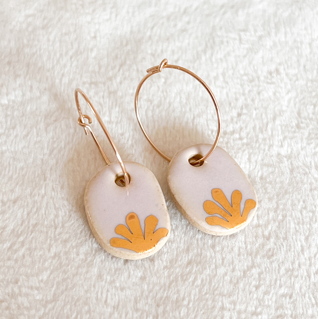 Boucles or et rose ovale