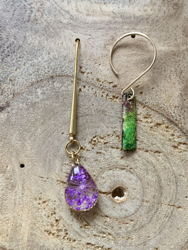 Pièces uniques : boucles d'oreilles émail et fleurs séchées