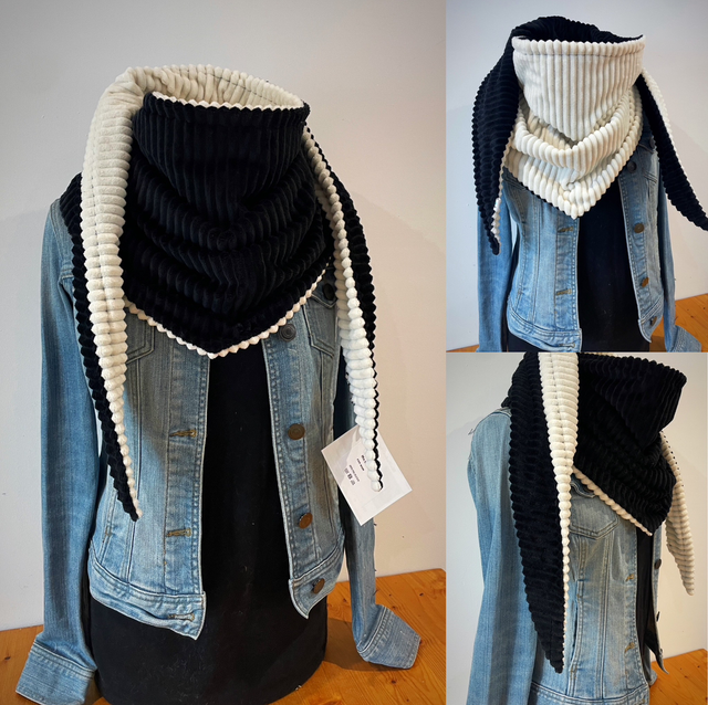 Maxi chèche, écharpe Enfant  «Happy Elise Black &amp; White » en polaire côtelée 