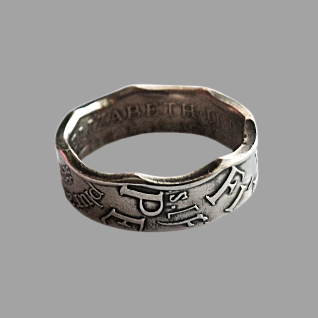 British Fifty Pence Johnson´s Dictionary 2005 Coin Ring     