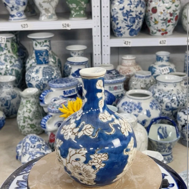 Blue and white porcelain vase ornament【青花瓷瓶摆件】#1