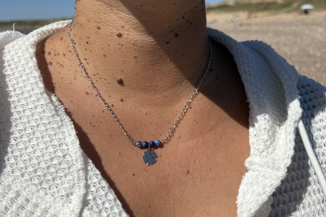 Collier ras de cou en acier inoxydable – Lapis-lazuli & trèfle porte-bonheur