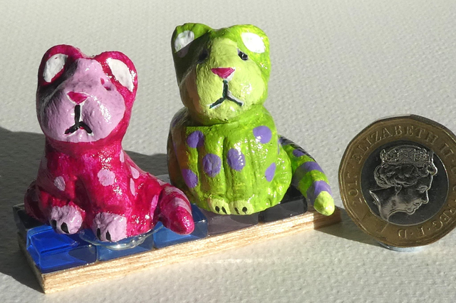 Wonderful Gifts. "Kitties on a Canvas Wedge" are fun handmade gifts. Pink and green