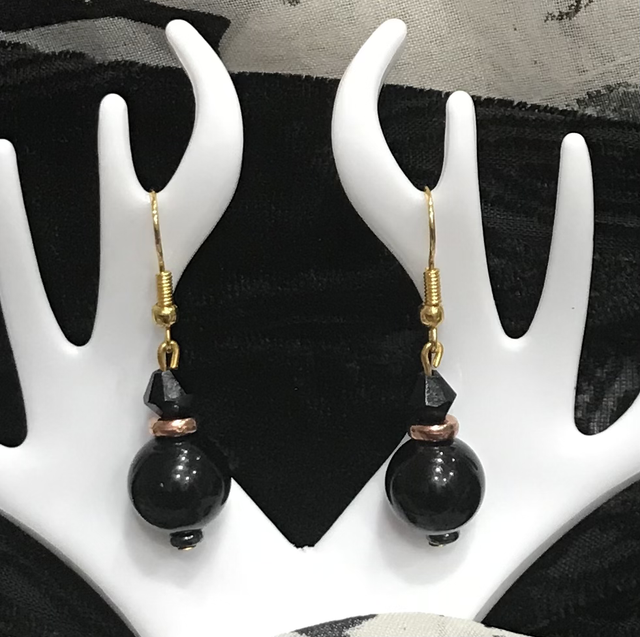 Black Dangling Earrings- BLKDE09
