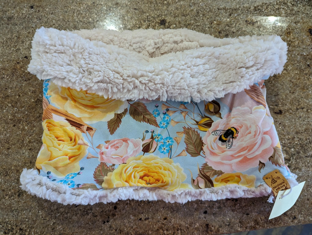 Birds and bees snood 