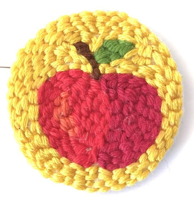 Broche pomme